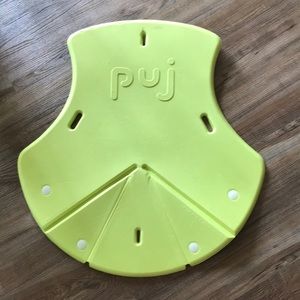 Puj Baby Tub. Fits in sink and can hang to dry.